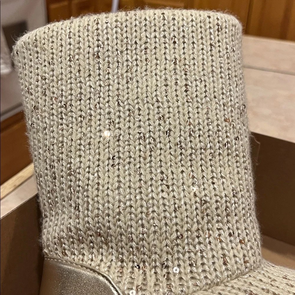 Arizona Jean Company Cream/Gold Sparkle Knit Women's Boots